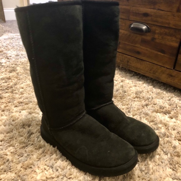Size 9 Tall black authentic UGG boots - Picture 1 of 3